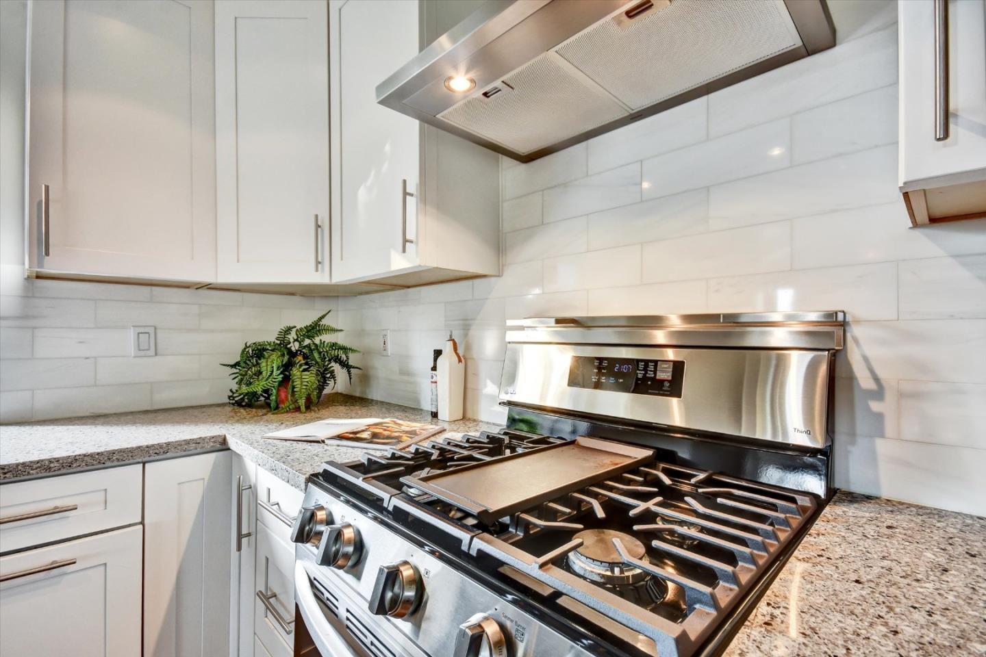 Detail Gallery Image 22 of 54 For 562 Seahorse Ln, Redwood City,  CA 94065 - 3 Beds | 2 Baths