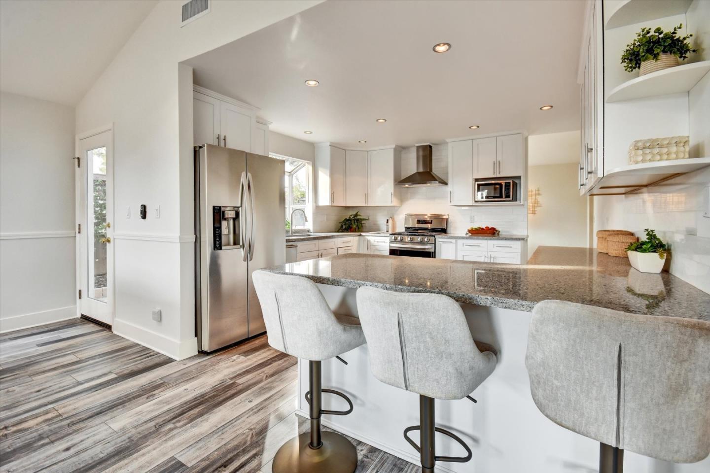 Detail Gallery Image 24 of 54 For 562 Seahorse Ln, Redwood City,  CA 94065 - 3 Beds | 2 Baths