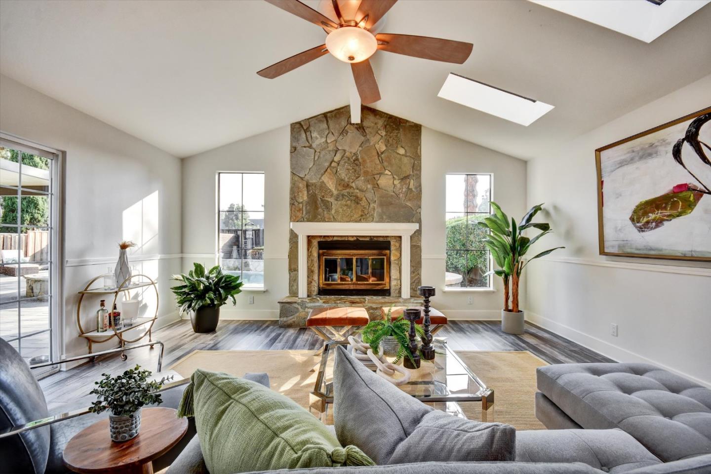 Detail Gallery Image 25 of 54 For 562 Seahorse Ln, Redwood City,  CA 94065 - 3 Beds | 2 Baths