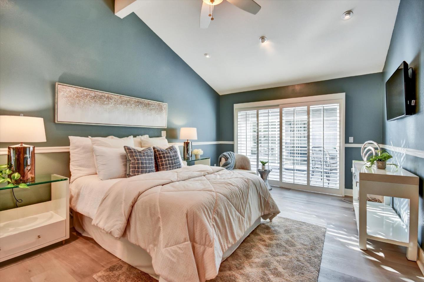 Detail Gallery Image 34 of 54 For 562 Seahorse Ln, Redwood City,  CA 94065 - 3 Beds | 2 Baths