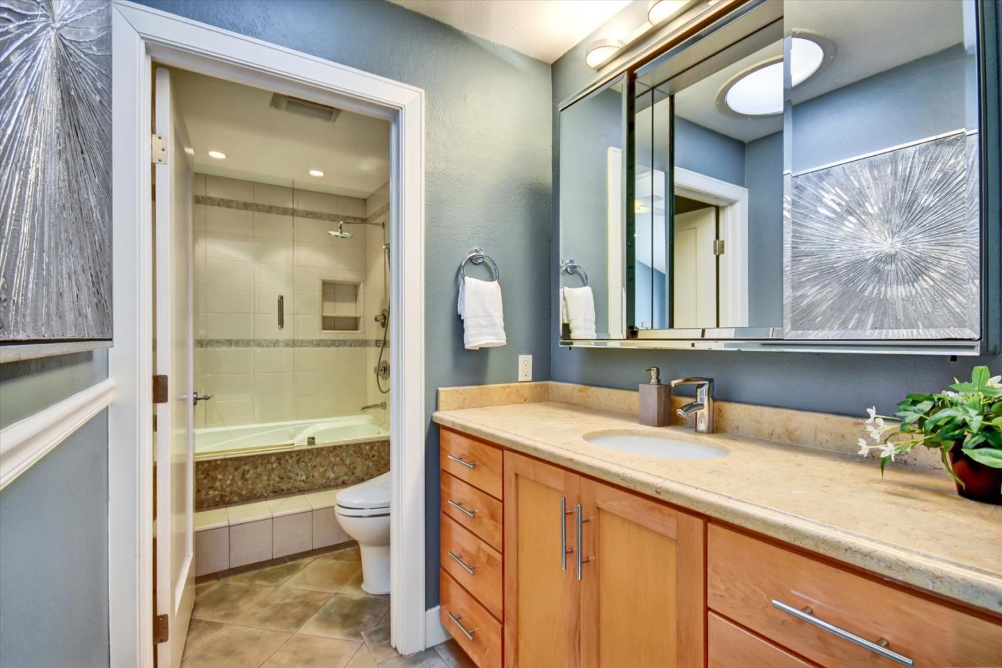 Detail Gallery Image 38 of 54 For 562 Seahorse Ln, Redwood City,  CA 94065 - 3 Beds | 2 Baths