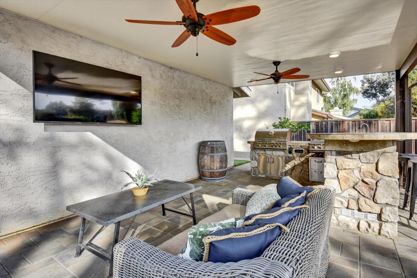 Detail Gallery Image 40 of 54 For 562 Seahorse Ln, Redwood City,  CA 94065 - 3 Beds | 2 Baths