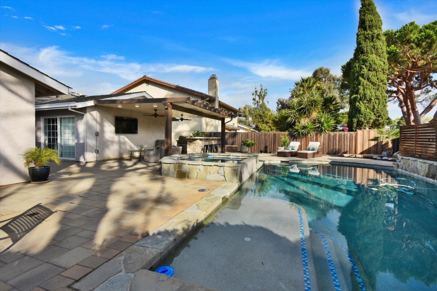 Detail Gallery Image 45 of 54 For 562 Seahorse Ln, Redwood City,  CA 94065 - 3 Beds | 2 Baths