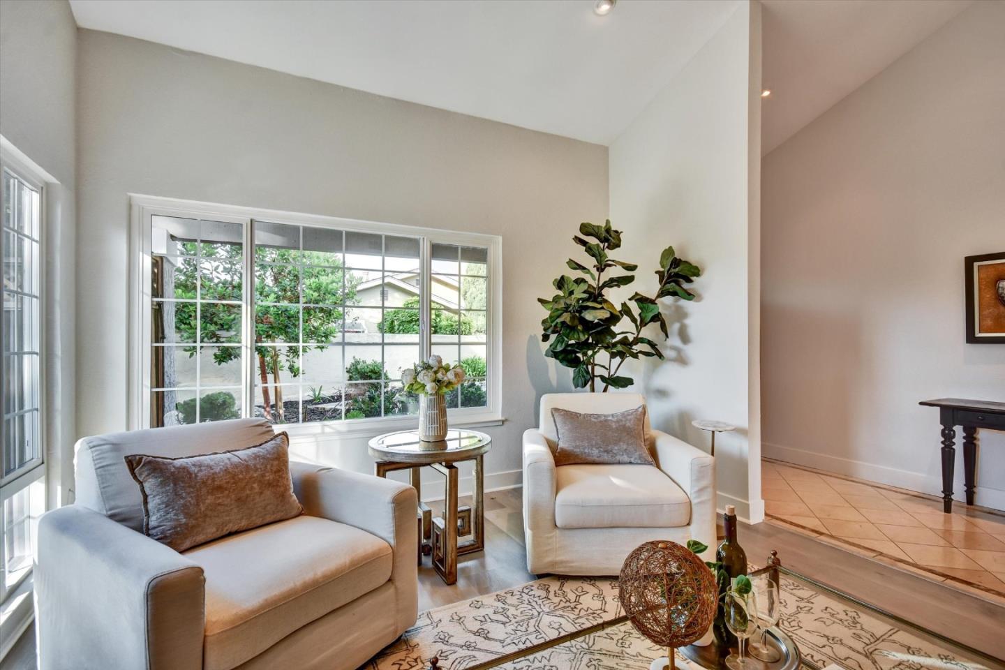 Detail Gallery Image 9 of 54 For 562 Seahorse Ln, Redwood City,  CA 94065 - 3 Beds | 2 Baths