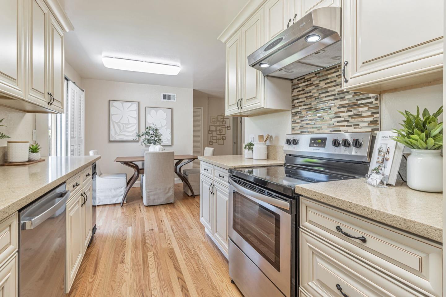 Detail Gallery Image 10 of 45 For 24836 Woodacre Ave, Hayward,  CA 94544 - 3 Beds | 2 Baths