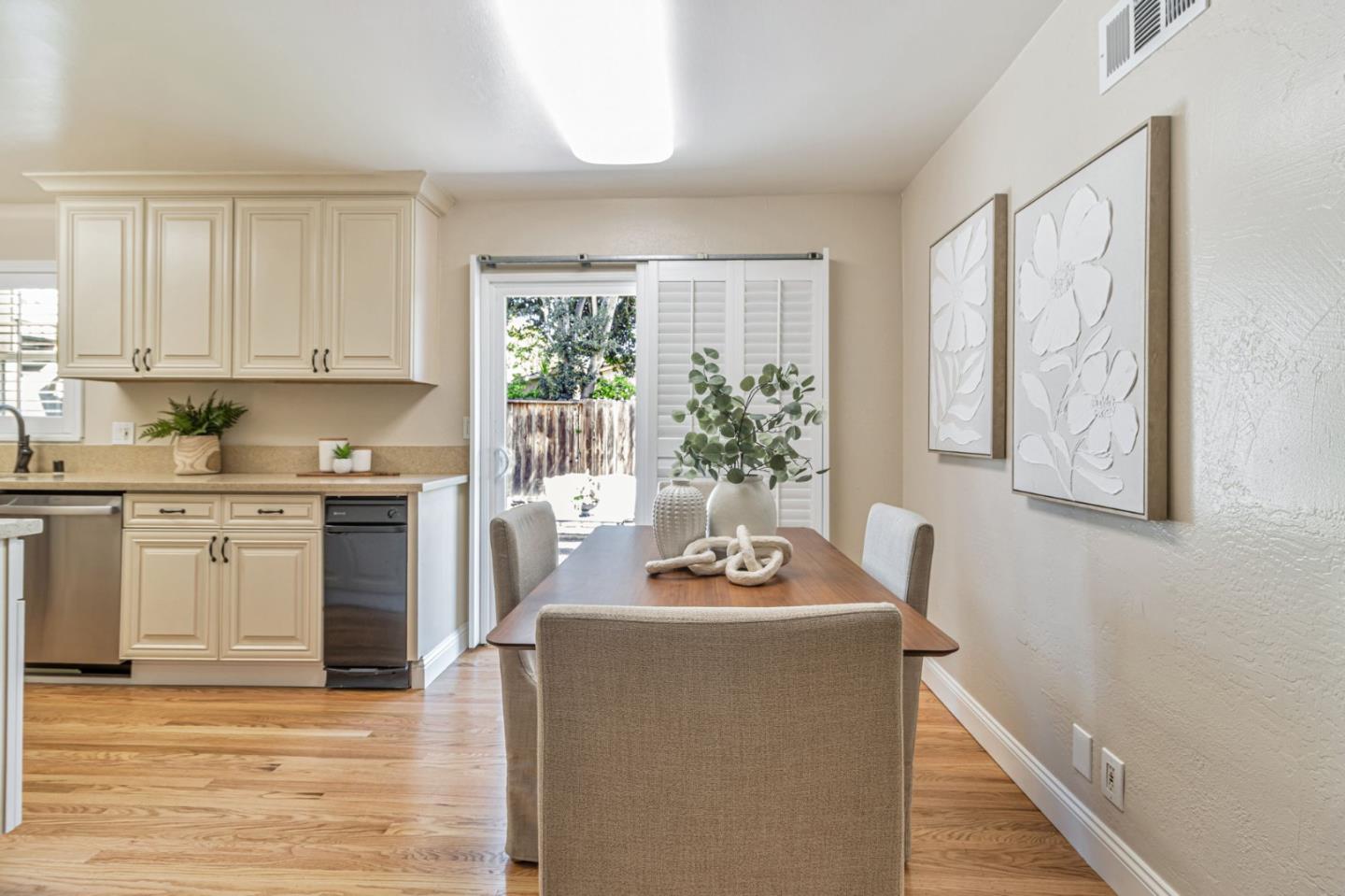 Detail Gallery Image 11 of 45 For 24836 Woodacre Ave, Hayward,  CA 94544 - 3 Beds | 2 Baths