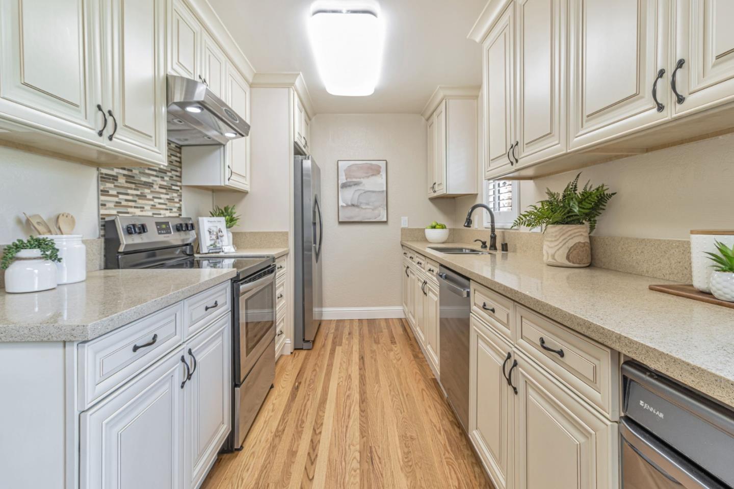 Detail Gallery Image 8 of 45 For 24836 Woodacre Ave, Hayward,  CA 94544 - 3 Beds | 2 Baths