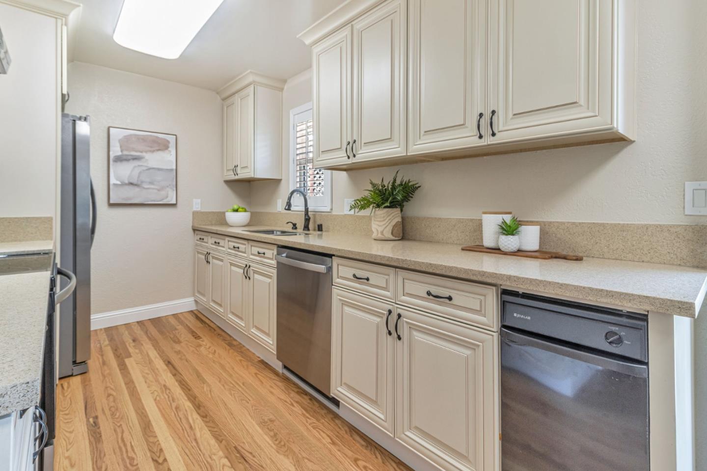 Detail Gallery Image 9 of 45 For 24836 Woodacre Ave, Hayward,  CA 94544 - 3 Beds | 2 Baths