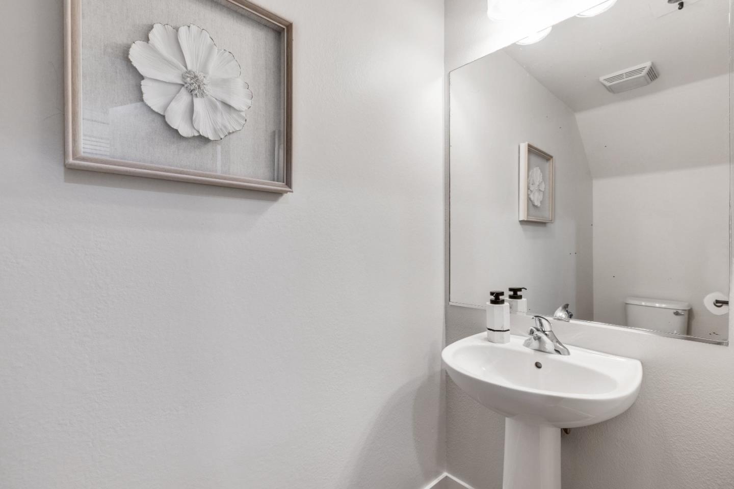 Detail Gallery Image 10 of 25 For 110 S 1st St, Campbell,  CA 95008 - 2 Beds | 2/1 Baths