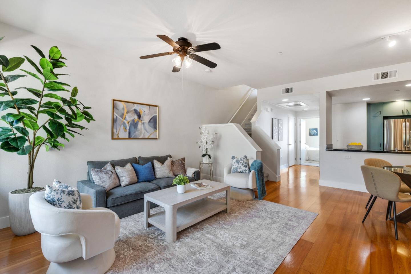 Detail Gallery Image 4 of 25 For 110 S 1st St, Campbell,  CA 95008 - 2 Beds | 2/1 Baths