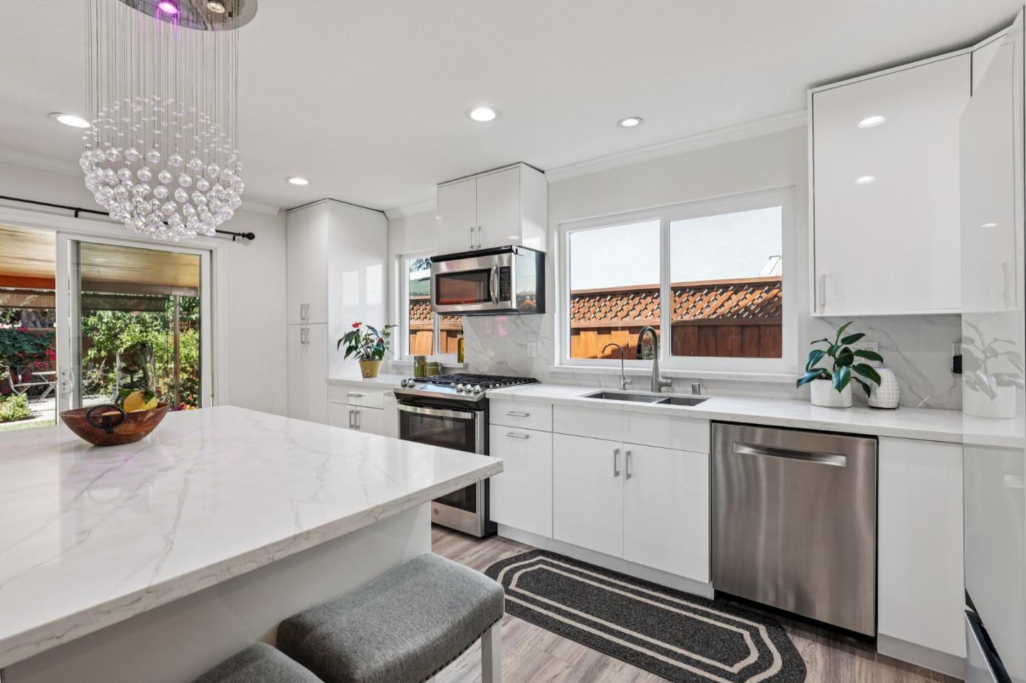 Detail Gallery Image 10 of 41 For 5195 Calicowood Pl, San Jose,  CA 95111 - 3 Beds | 2 Baths