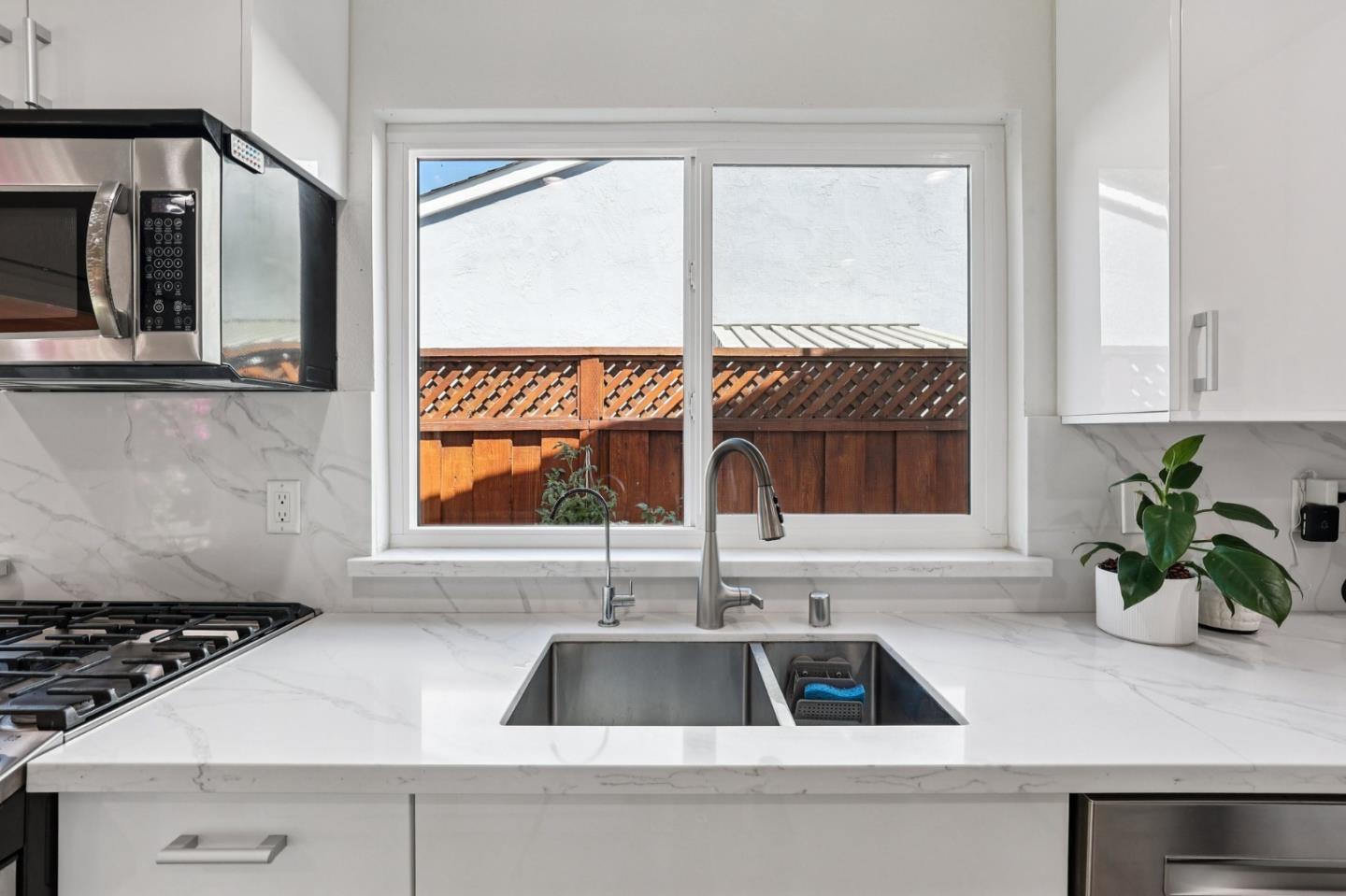 Detail Gallery Image 12 of 41 For 5195 Calicowood Pl, San Jose,  CA 95111 - 3 Beds | 2 Baths