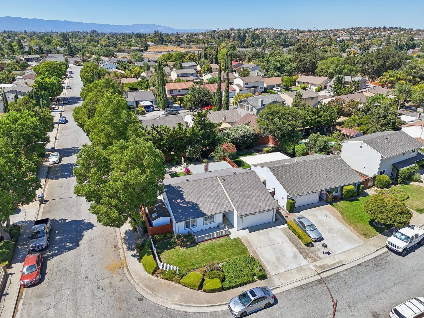 Detail Gallery Image 35 of 41 For 5195 Calicowood Pl, San Jose,  CA 95111 - 3 Beds | 2 Baths