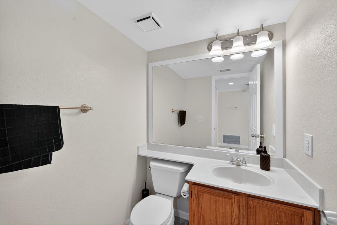 Detail Gallery Image 22 of 41 For 8748 Kentshire Way, Sacramento,  CA 95828 - 3 Beds | 2/1 Baths