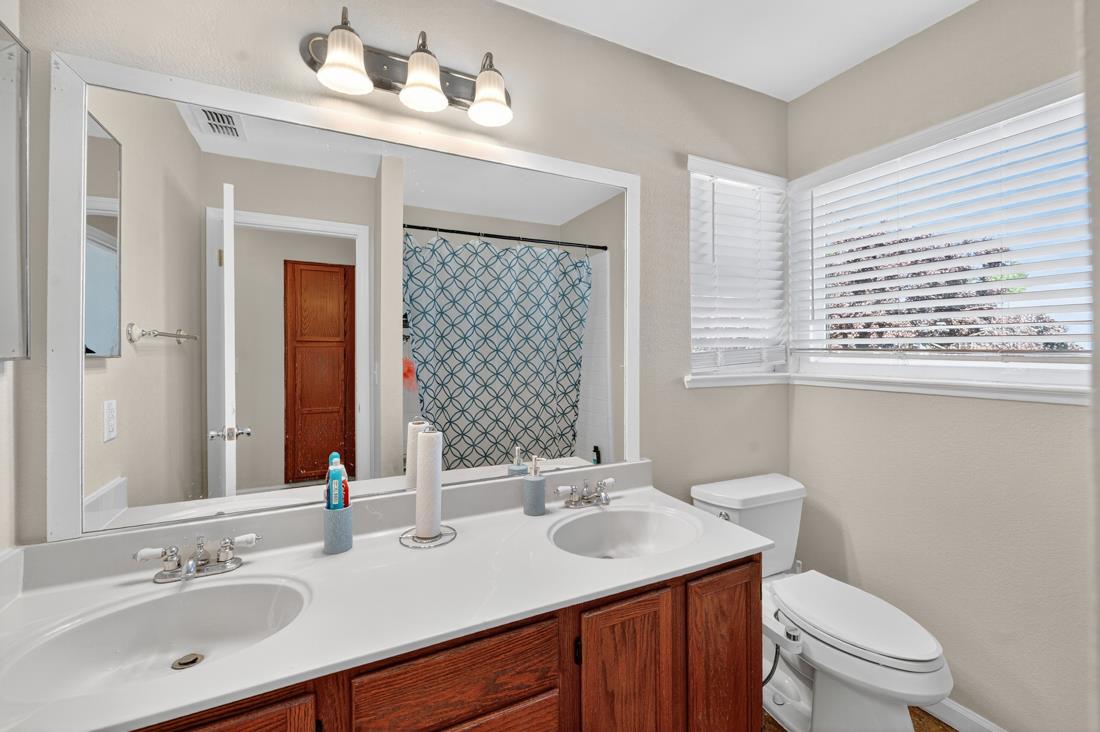 Detail Gallery Image 26 of 41 For 8748 Kentshire Way, Sacramento,  CA 95828 - 3 Beds | 2/1 Baths