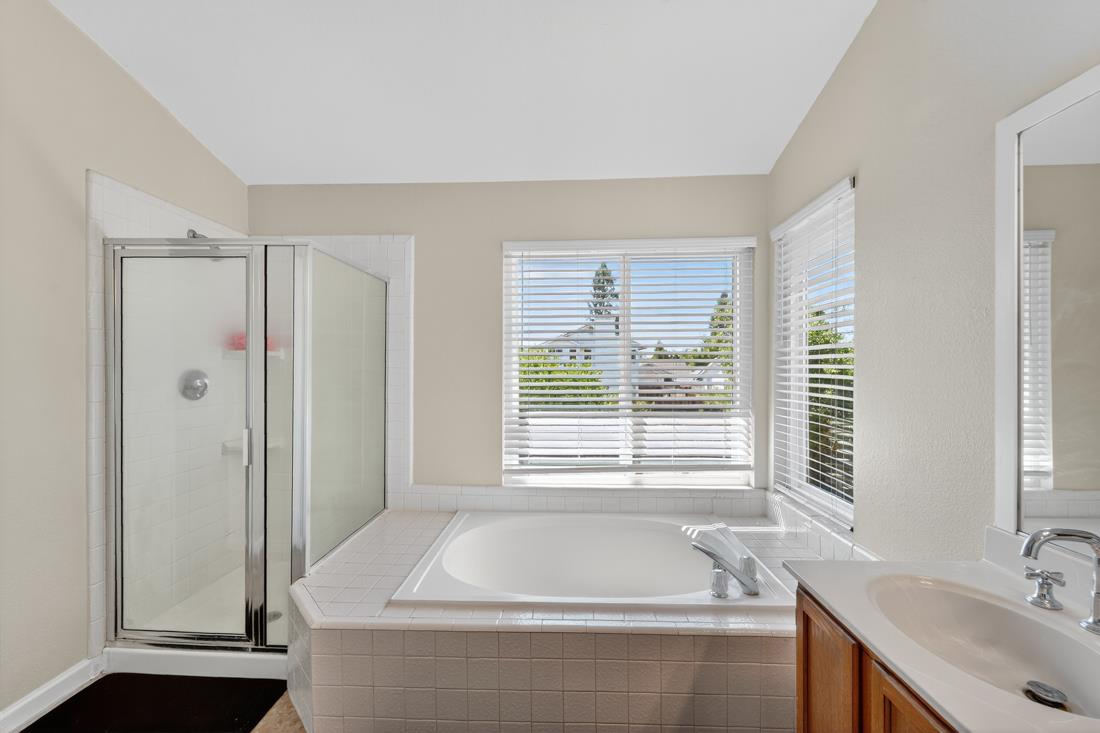 Detail Gallery Image 34 of 41 For 8748 Kentshire Way, Sacramento,  CA 95828 - 3 Beds | 2/1 Baths
