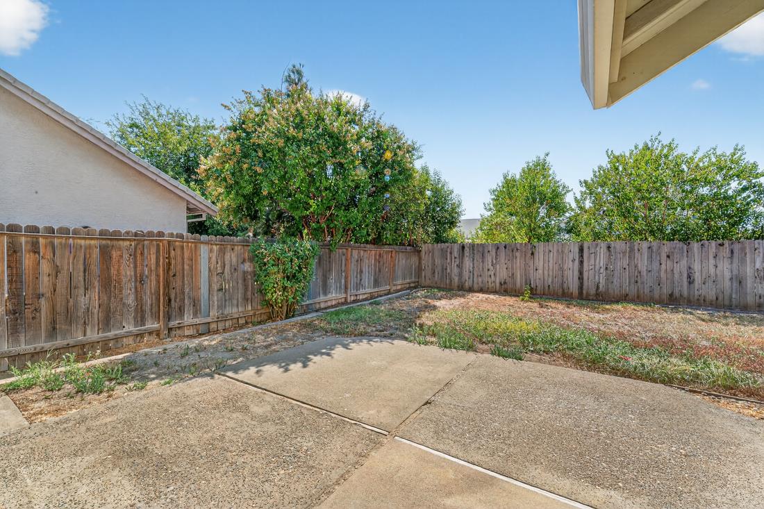 Detail Gallery Image 38 of 41 For 8748 Kentshire Way, Sacramento,  CA 95828 - 3 Beds | 2/1 Baths