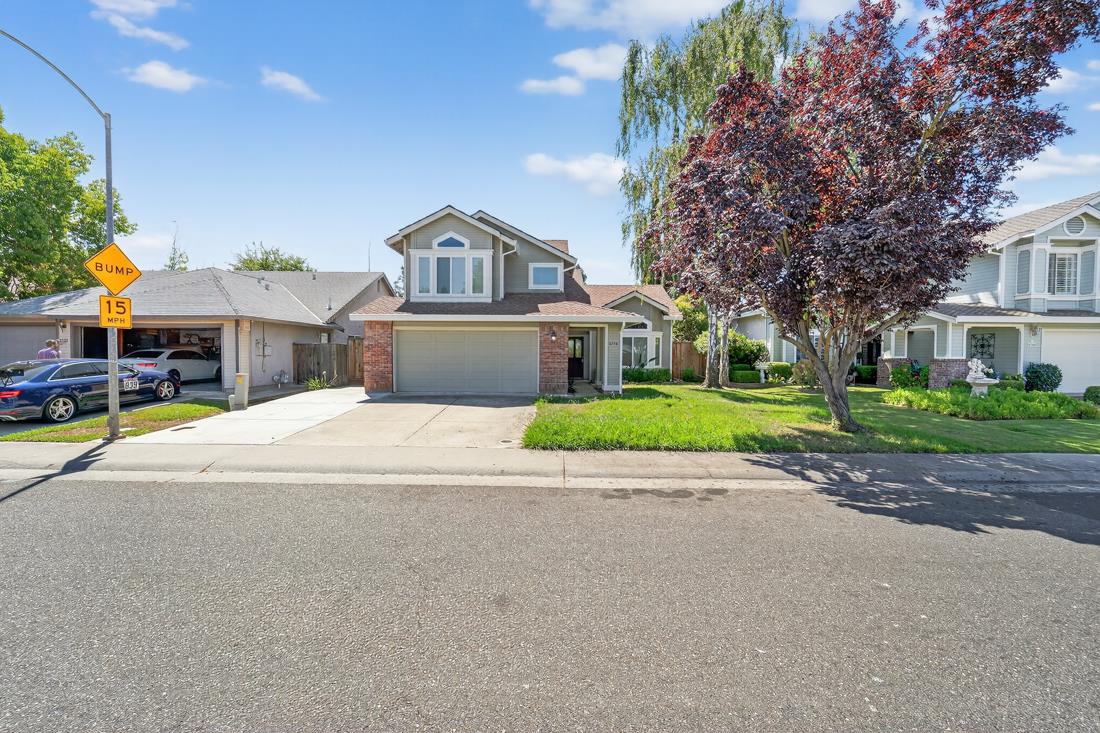 Detail Gallery Image 8 of 41 For 8748 Kentshire Way, Sacramento,  CA 95828 - 3 Beds | 2/1 Baths