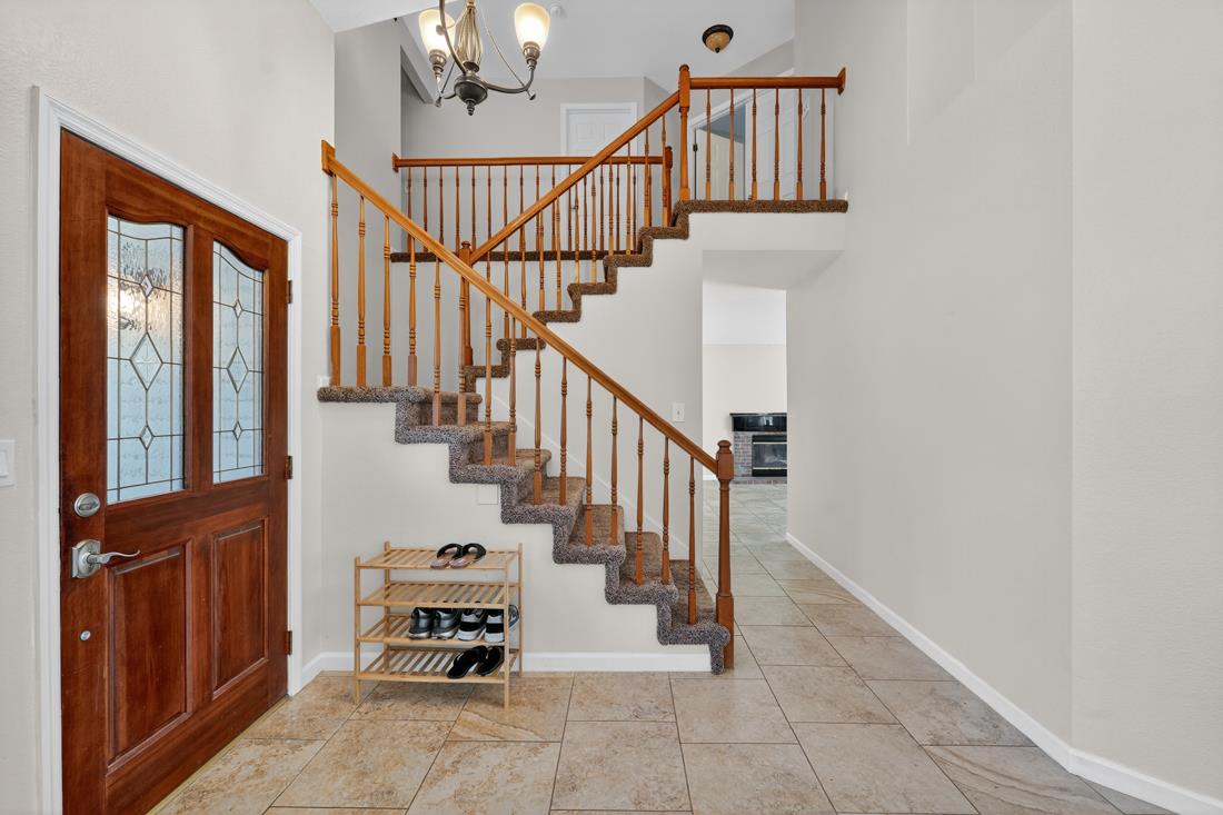 Detail Gallery Image 9 of 41 For 8748 Kentshire Way, Sacramento,  CA 95828 - 3 Beds | 2/1 Baths