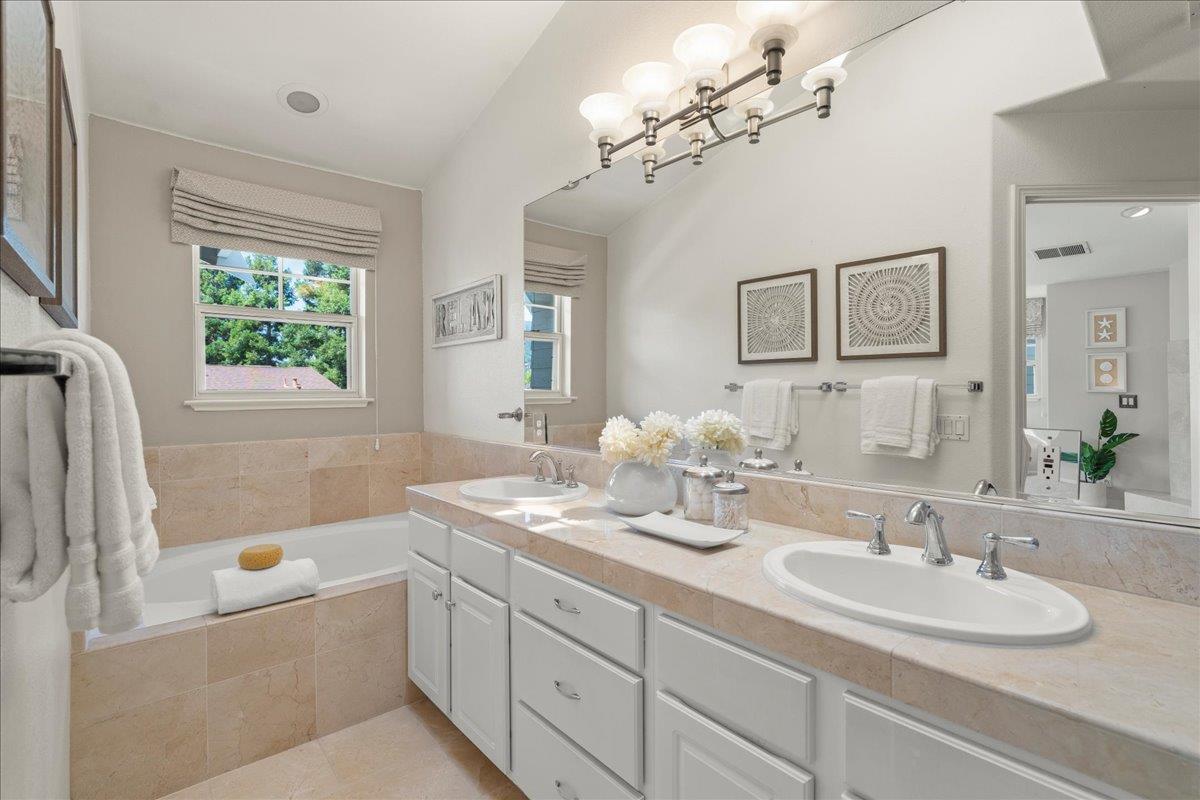 Detail Gallery Image 12 of 28 For 182 Cuesta De Los Gatos, Los Gatos,  CA 95032 - 3 Beds | 2/1 Baths