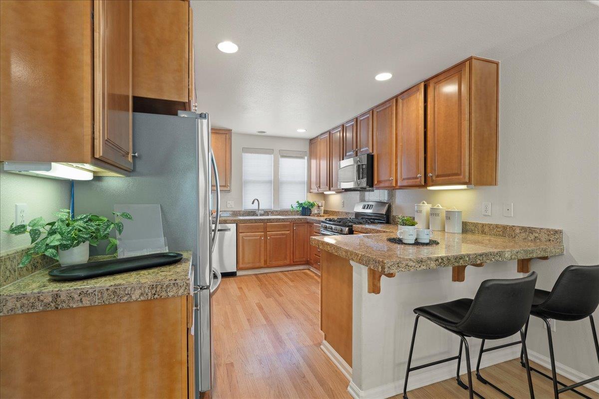 Detail Gallery Image 7 of 28 For 182 Cuesta De Los Gatos, Los Gatos,  CA 95032 - 3 Beds | 2/1 Baths