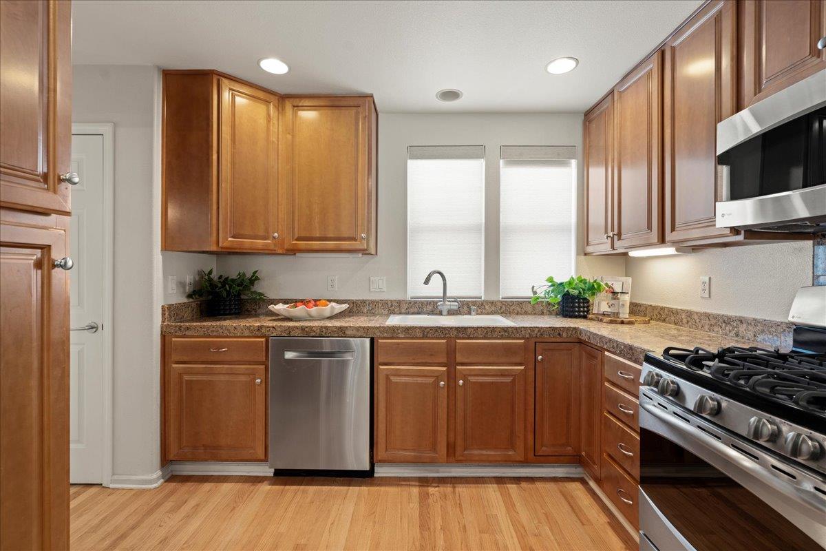 Detail Gallery Image 8 of 28 For 182 Cuesta De Los Gatos, Los Gatos,  CA 95032 - 3 Beds | 2/1 Baths