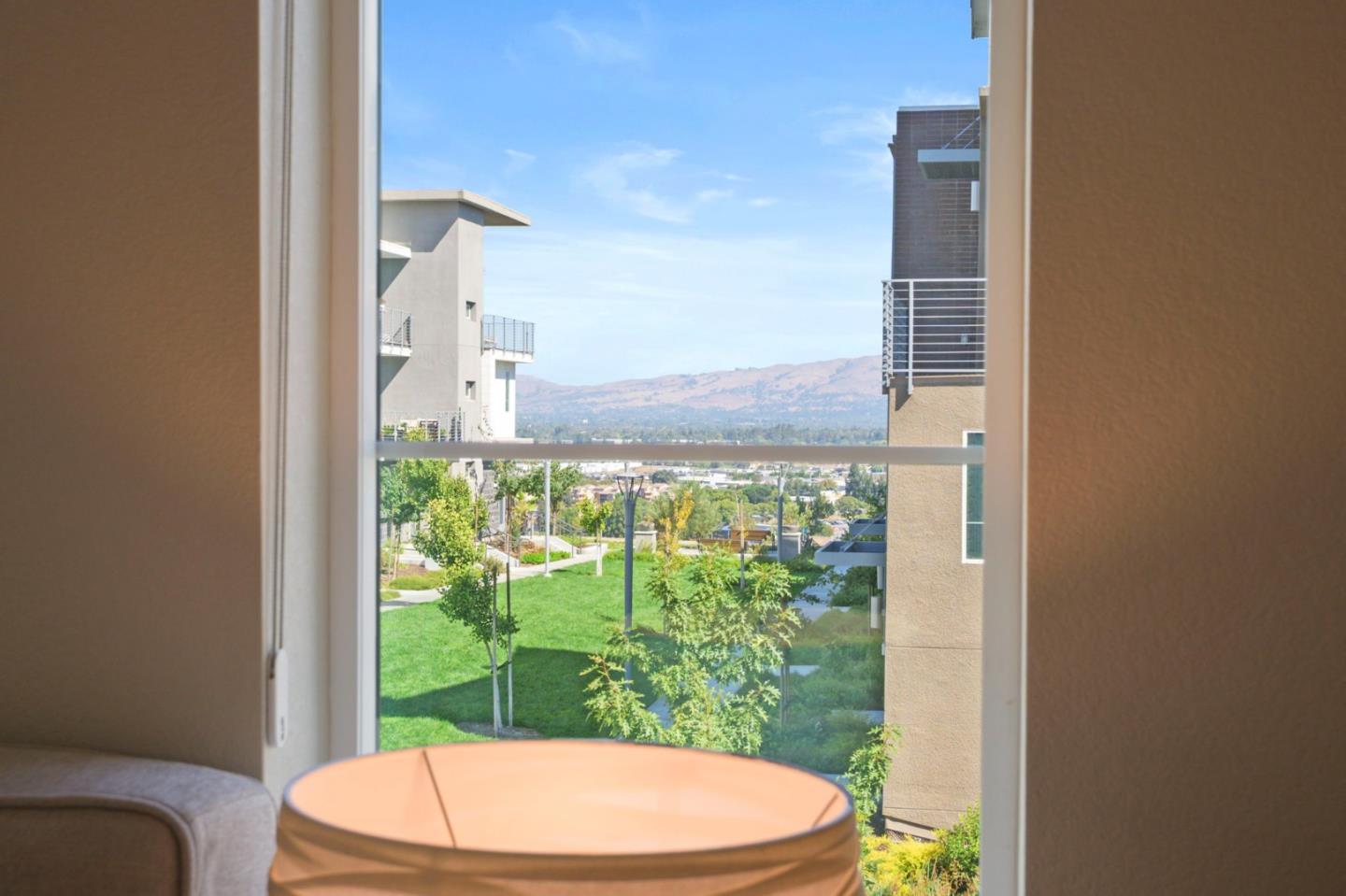 Detail Gallery Image 28 of 44 For 143 Agustin Narvaez St #7,  San Jose,  CA 95136 - 3 Beds | 3 Baths