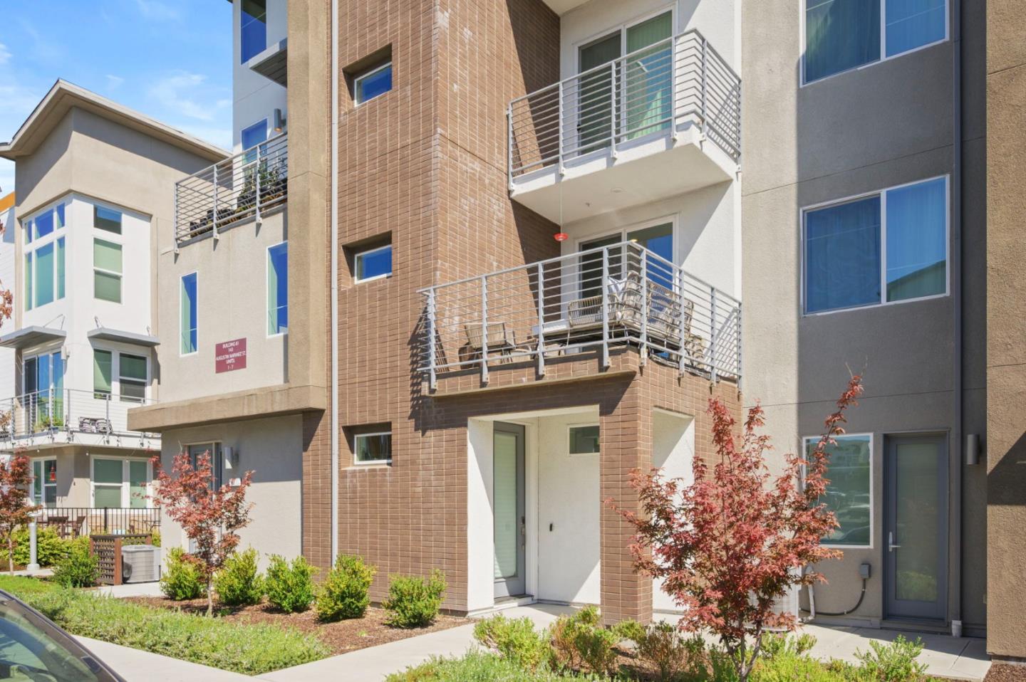 Detail Gallery Image 5 of 44 For 143 Agustin Narvaez St #7,  San Jose,  CA 95136 - 3 Beds | 3 Baths