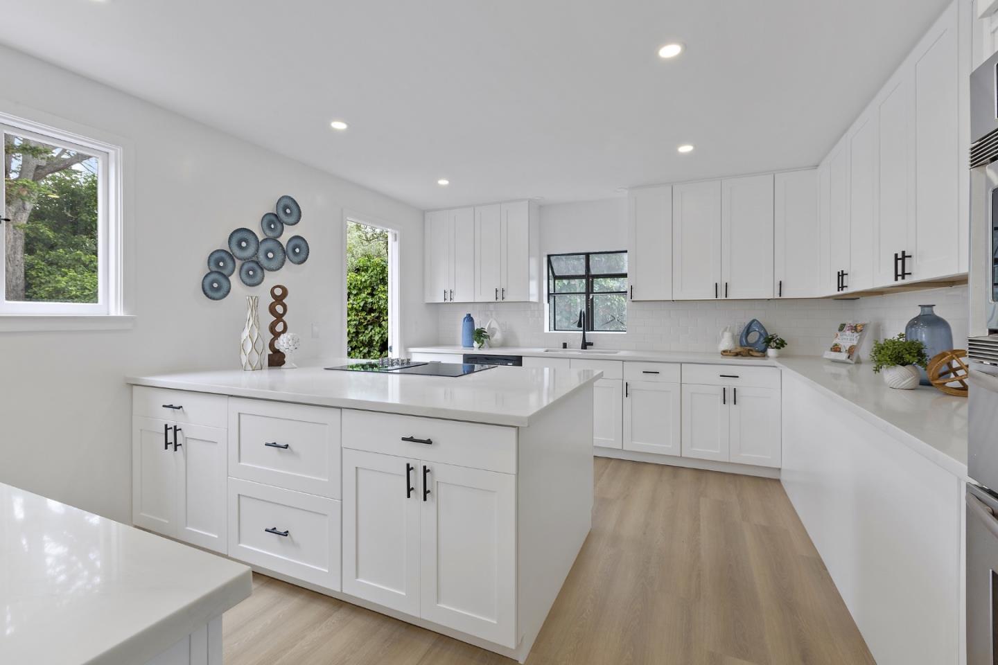 Detail Gallery Image 14 of 48 For 60 Stonecrest Dr, San Francisco,  CA 94132 - 4 Beds | 3/1 Baths