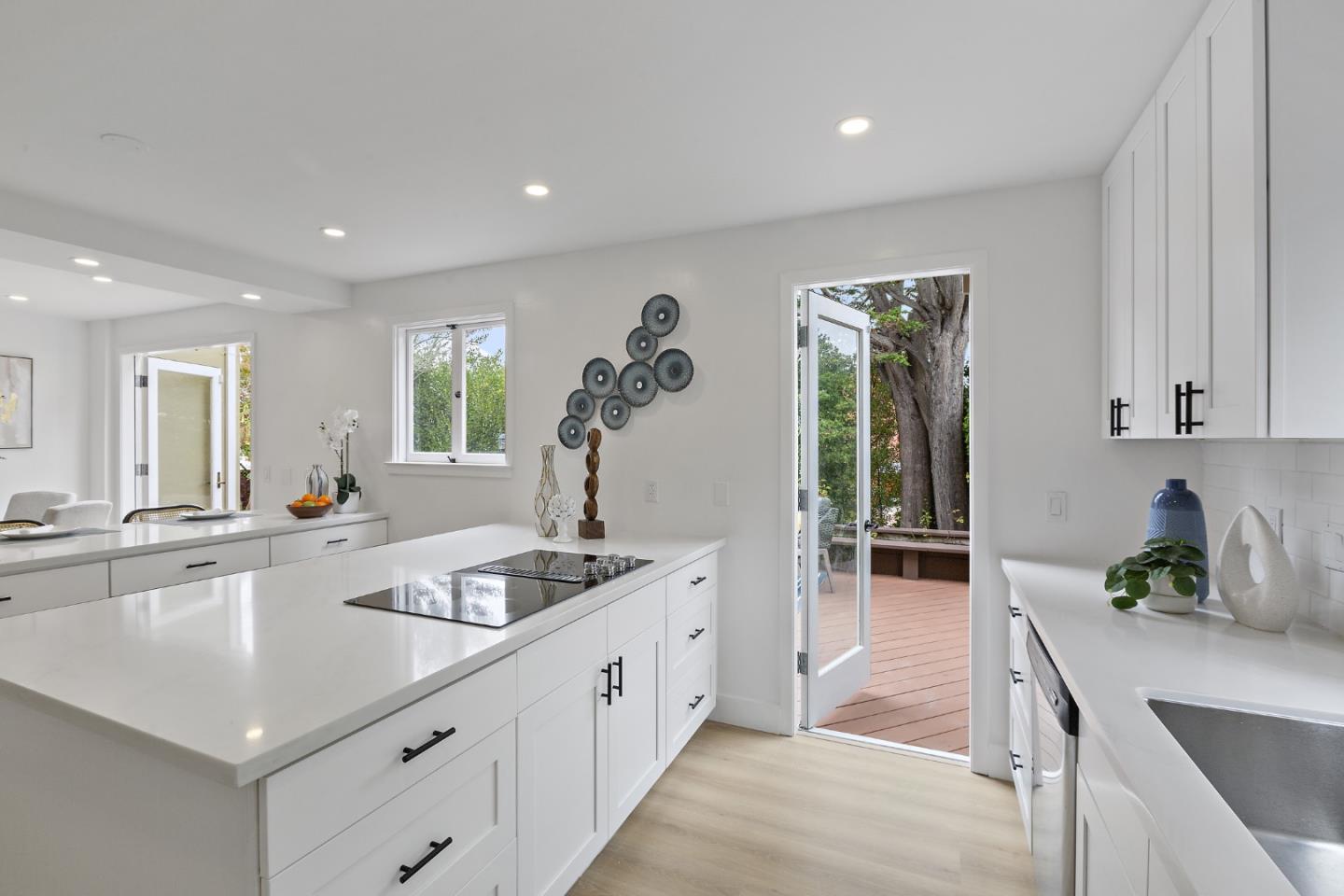 Detail Gallery Image 15 of 48 For 60 Stonecrest Dr, San Francisco,  CA 94132 - 4 Beds | 3/1 Baths