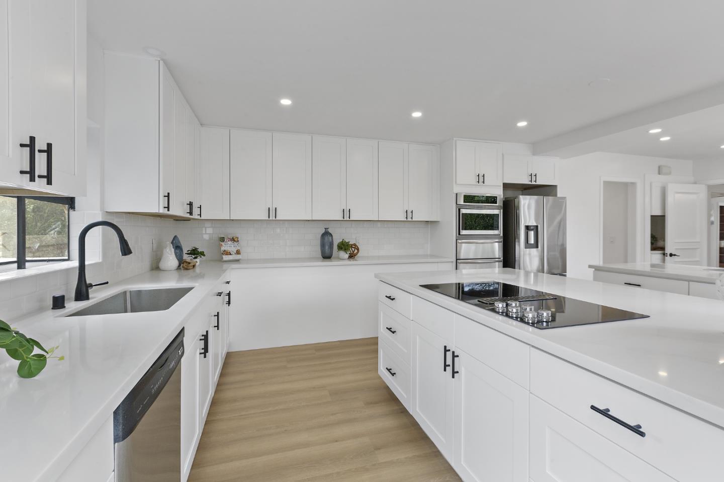 Detail Gallery Image 16 of 48 For 60 Stonecrest Dr, San Francisco,  CA 94132 - 4 Beds | 3/1 Baths