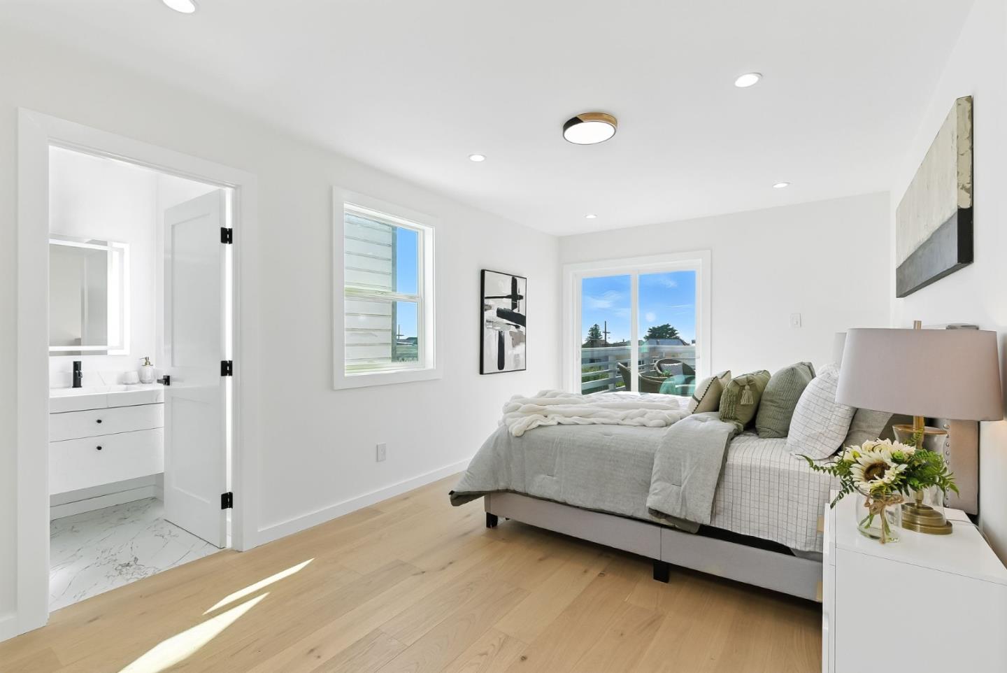 Detail Gallery Image 13 of 48 For 1819 41st Ave, San Francisco,  CA 94122 - 3 Beds | 3 Baths