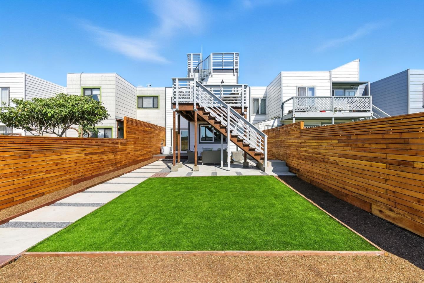 Detail Gallery Image 20 of 48 For 1819 41st Ave, San Francisco,  CA 94122 - 3 Beds | 3 Baths