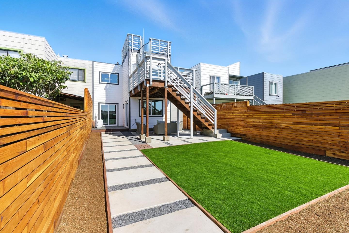 Detail Gallery Image 32 of 48 For 1819 41st Ave, San Francisco,  CA 94122 - 3 Beds | 3 Baths