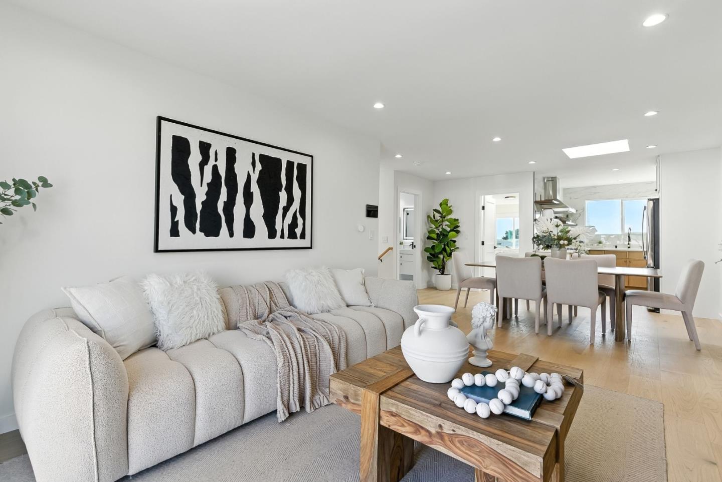 Detail Gallery Image 6 of 48 For 1819 41st Ave, San Francisco,  CA 94122 - 3 Beds | 3 Baths