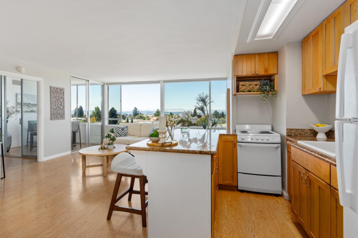 Detail Gallery Image 10 of 24 For 2550 Dana Dana St 5e,  Berkeley,  CA 94704 - 1 Beds | 1 Baths