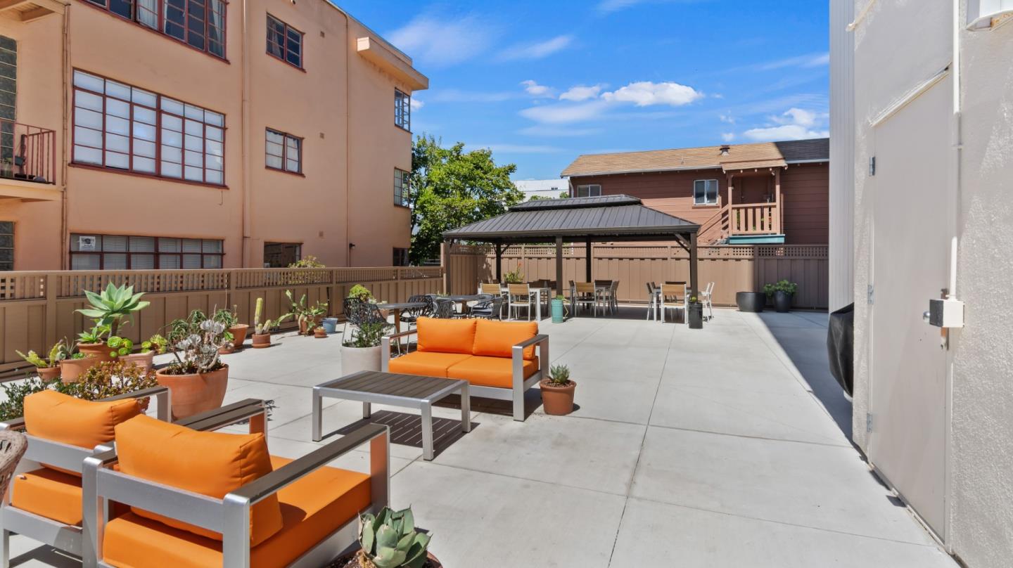 Detail Gallery Image 19 of 24 For 2550 Dana Dana St 5e,  Berkeley,  CA 94704 - 1 Beds | 1 Baths