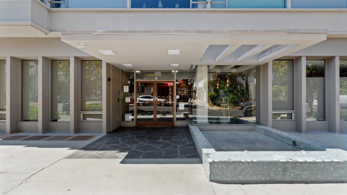 Detail Gallery Image 2 of 24 For 2550 Dana Dana St 5e,  Berkeley,  CA 94704 - 1 Beds | 1 Baths