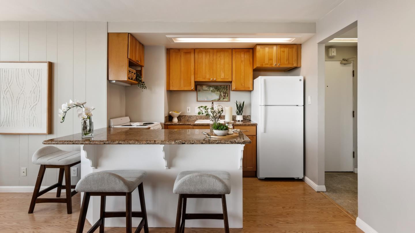Detail Gallery Image 7 of 24 For 2550 Dana Dana St 5e,  Berkeley,  CA 94704 - 1 Beds | 1 Baths