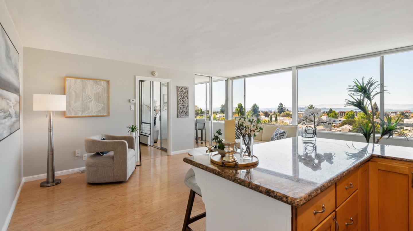 Detail Gallery Image 8 of 24 For 2550 Dana Dana St 5e,  Berkeley,  CA 94704 - 1 Beds | 1 Baths