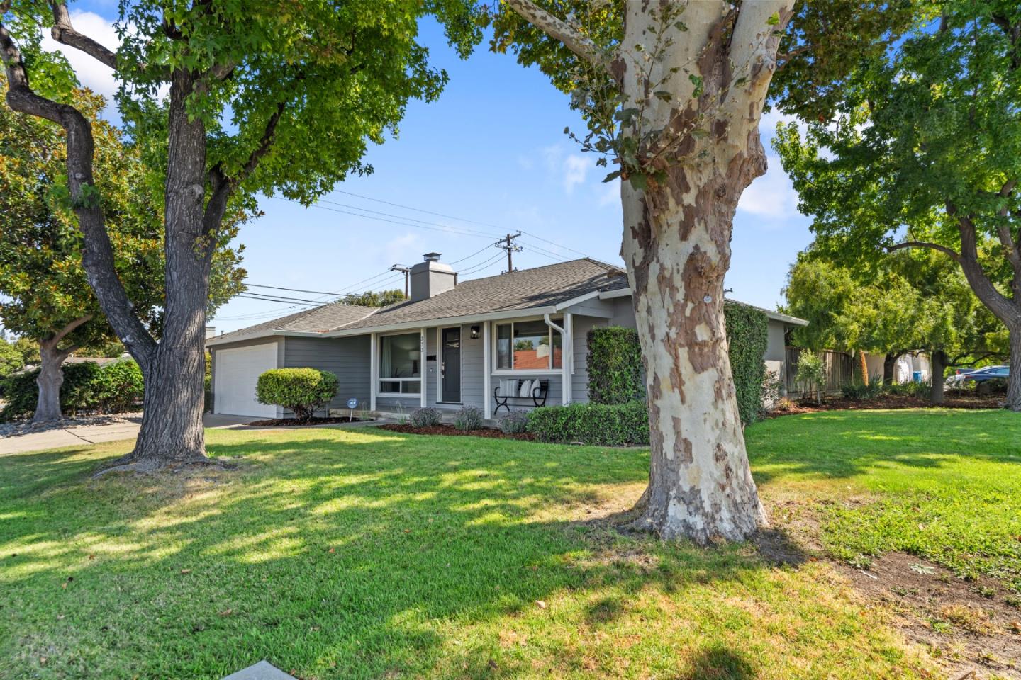 Detail Gallery Image 2 of 31 For 323 N Cypress Ave, Santa Clara,  CA 95050 - 3 Beds | 1/1 Baths