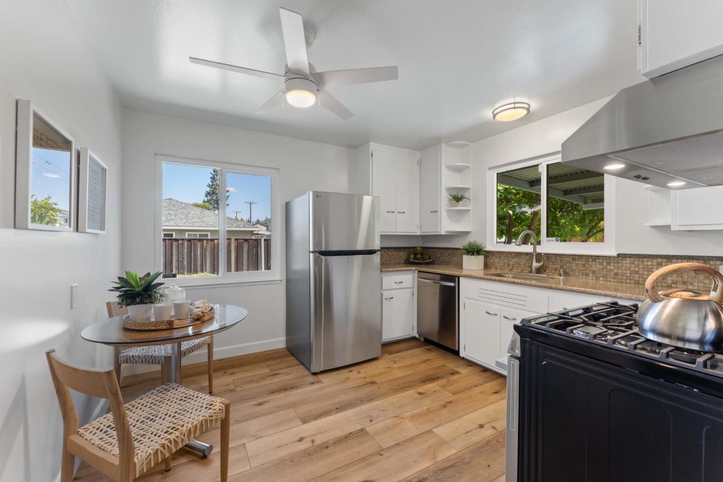 Detail Gallery Image 8 of 31 For 323 N Cypress Ave, Santa Clara,  CA 95050 - 3 Beds | 1/1 Baths