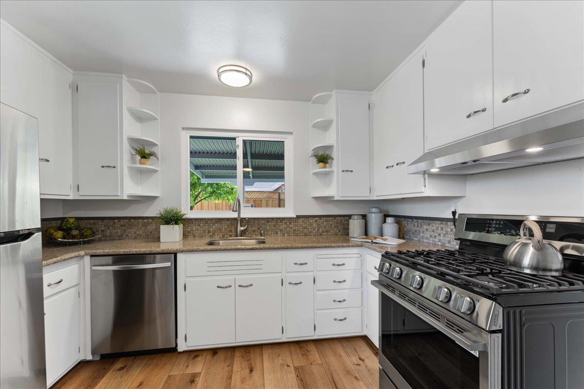Detail Gallery Image 9 of 31 For 323 N Cypress Ave, Santa Clara,  CA 95050 - 3 Beds | 1/1 Baths