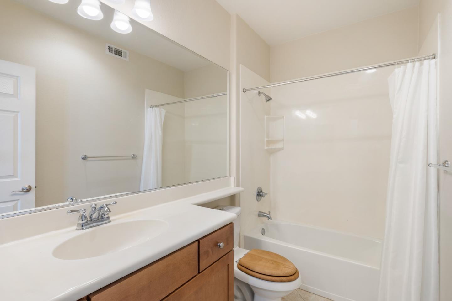 Detail Gallery Image 10 of 27 For 307 Bautista Pl, San Jose,  CA 95126 - 3 Beds | 3 Baths