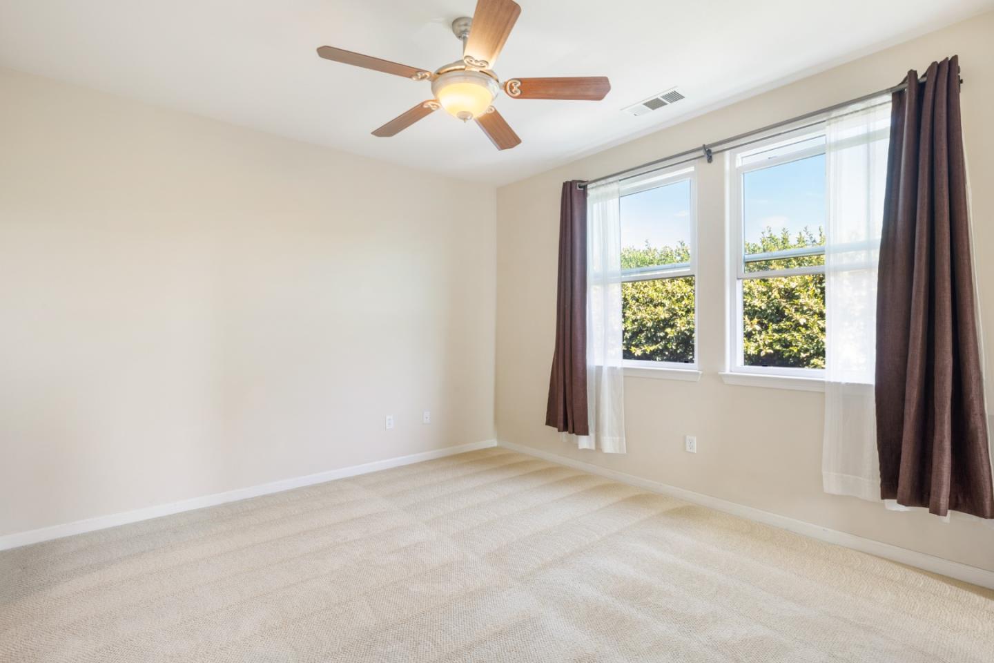 Detail Gallery Image 14 of 27 For 307 Bautista Pl, San Jose,  CA 95126 - 3 Beds | 3 Baths
