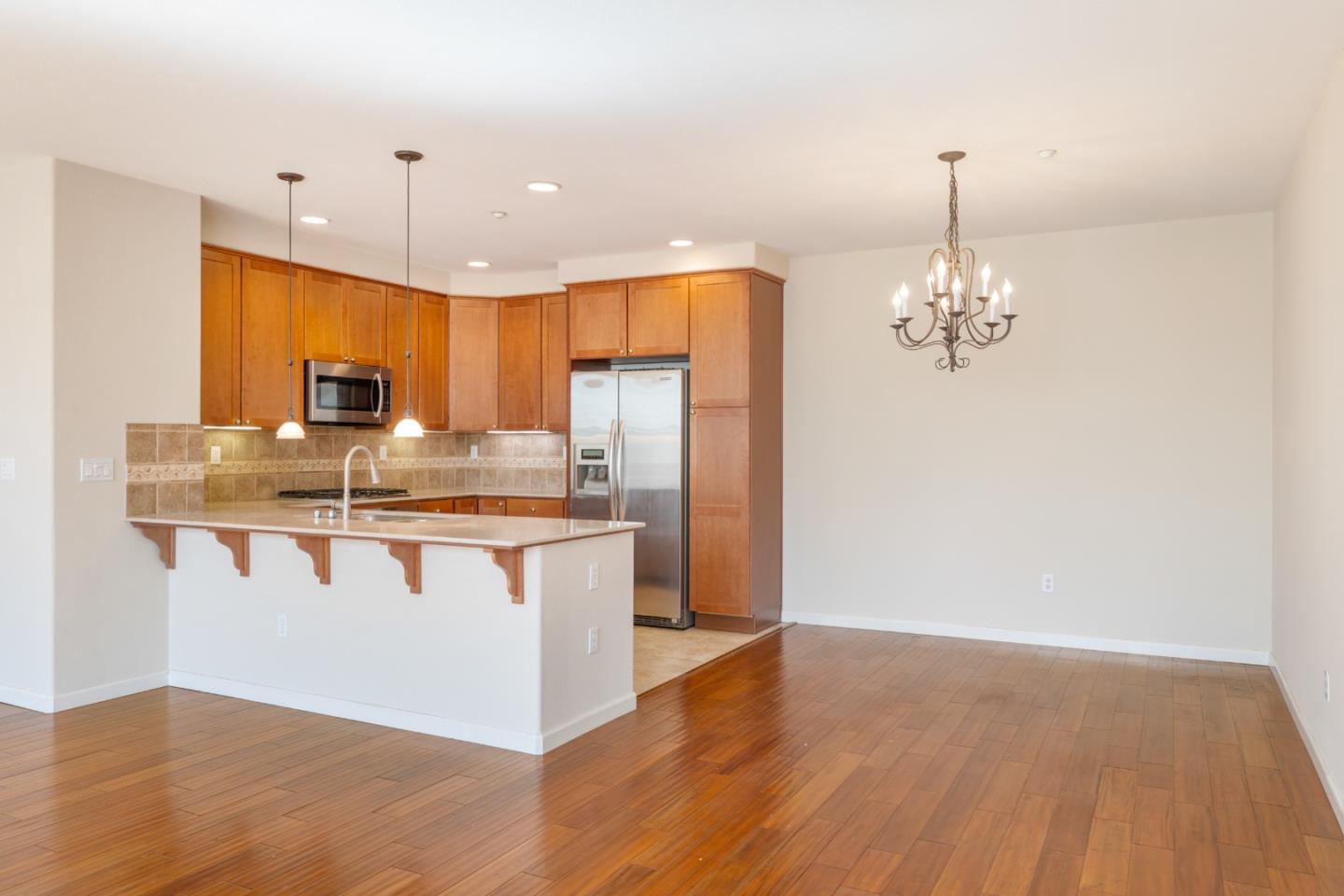 Detail Gallery Image 6 of 27 For 307 Bautista Pl, San Jose,  CA 95126 - 3 Beds | 3 Baths