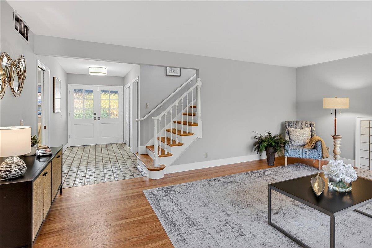 Detail Gallery Image 12 of 48 For 12150 Kristy Ln, Saratoga,  CA 95070 - 6 Beds | 2/1 Baths