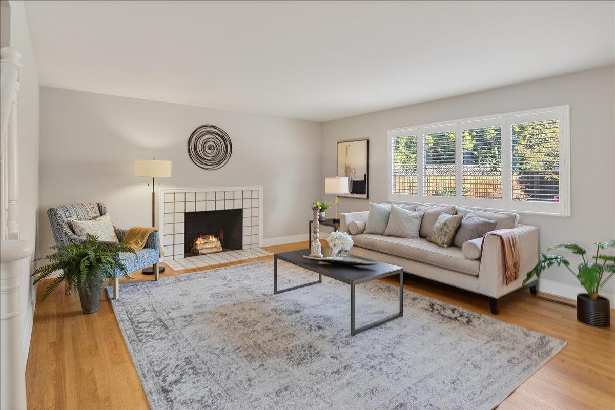 Detail Gallery Image 13 of 48 For 12150 Kristy Ln, Saratoga,  CA 95070 - 6 Beds | 2/1 Baths