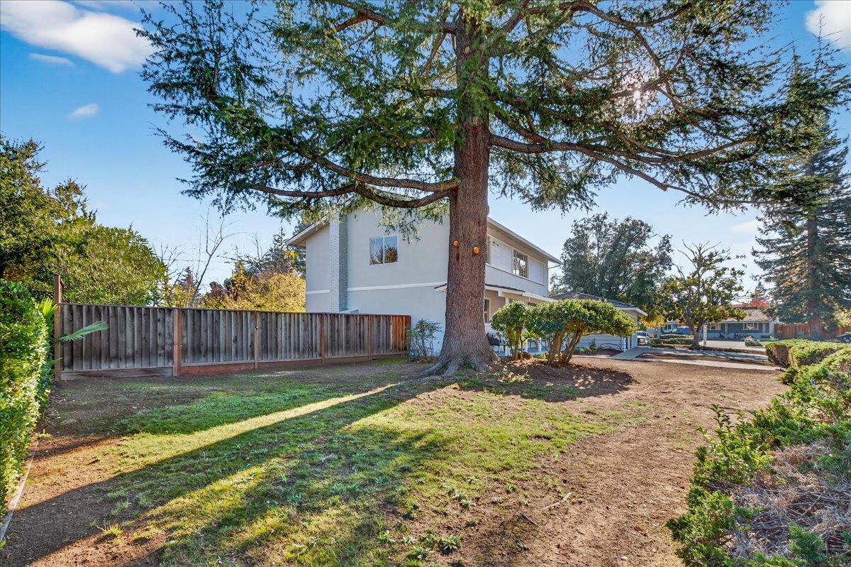 Detail Gallery Image 9 of 48 For 12150 Kristy Ln, Saratoga,  CA 95070 - 6 Beds | 2/1 Baths