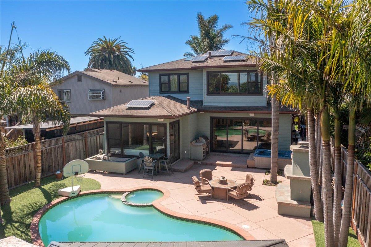 Detail Gallery Image 10 of 51 For 4150 Bye Way, Santa Cruz,  CA 95062 - 5 Beds | 4/1 Baths